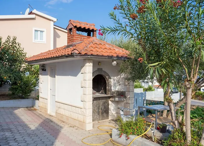 Slatine 13298a * Trogir